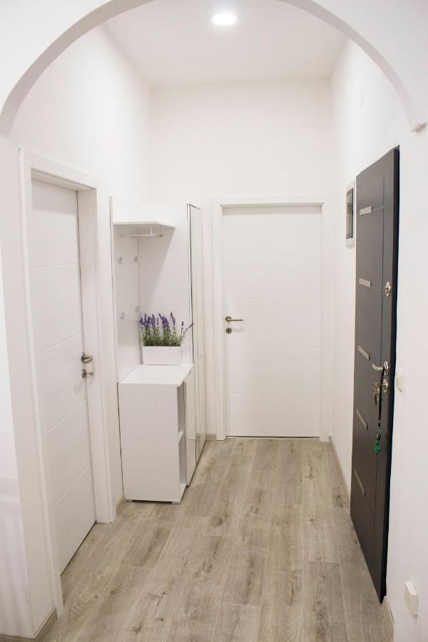 White Orchid Pula Apartment Exterior photo