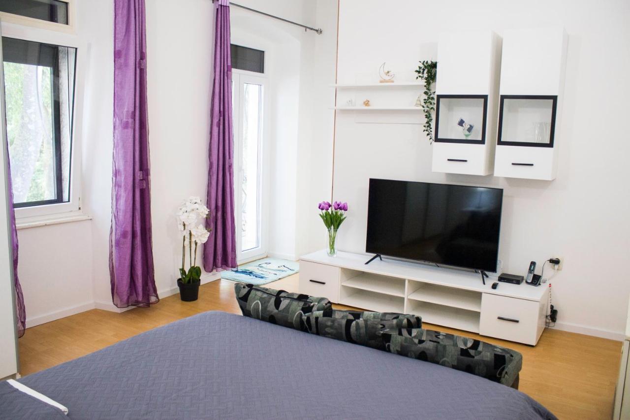 White Orchid Pula Apartment Exterior photo