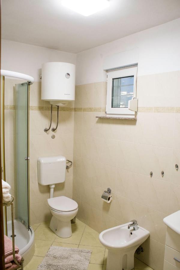 White Orchid Pula Apartment Exterior photo